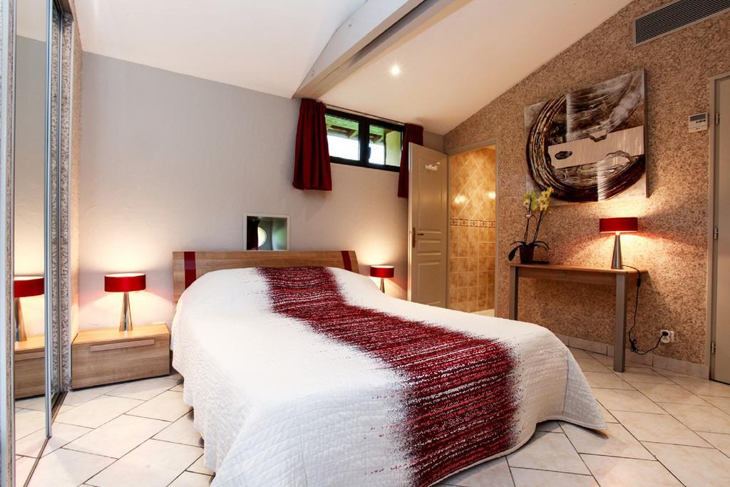 Chambres D'Hotes Les Peyrouses ซาร์ลา-ลา-กาเนดา ภายนอก รูปภาพ